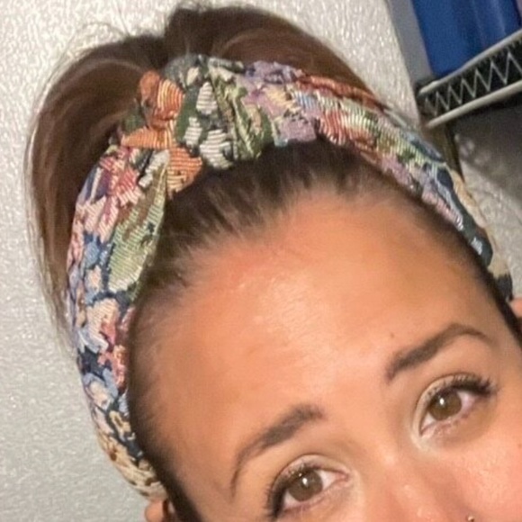 Boho Floral Embroidered Knot headband - Picture 6 of 6